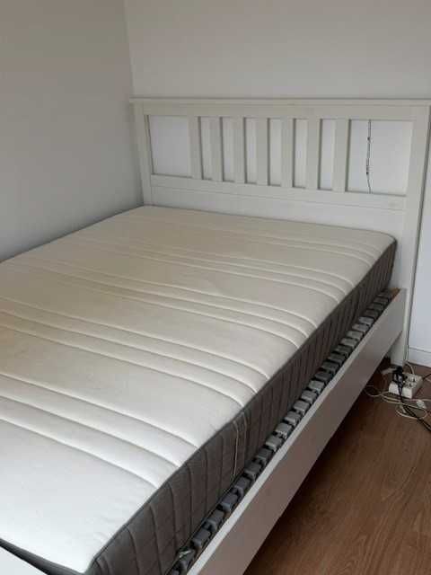 Cama com colchão