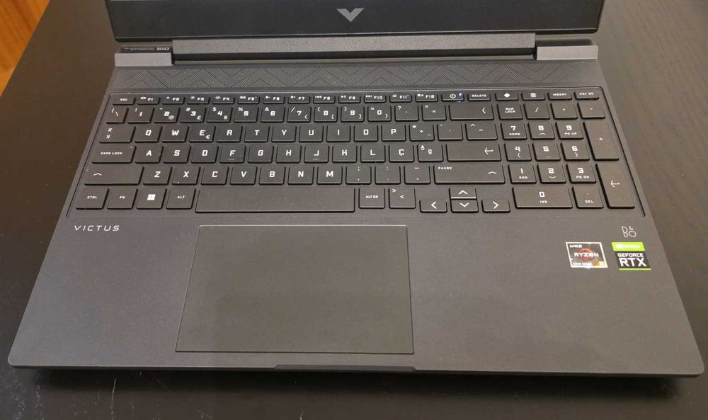 Portátil HP Victus Gaming 15-fb0010np