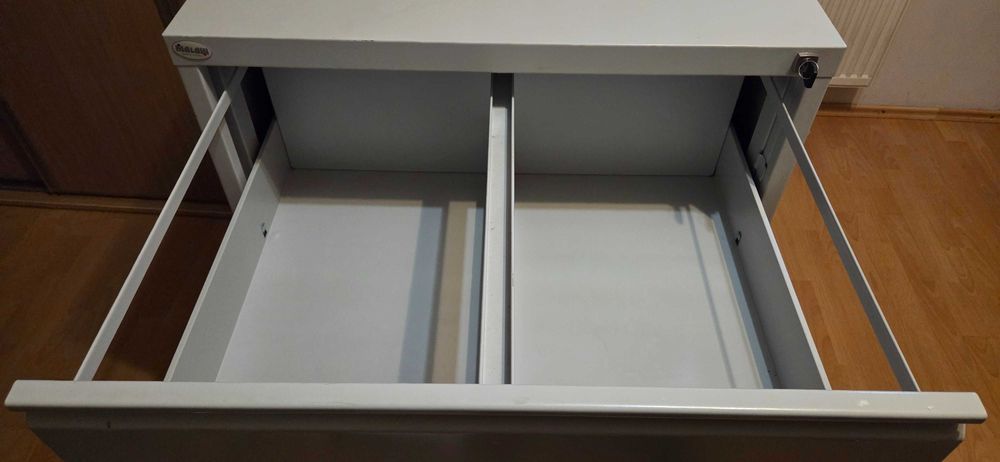 sprzedam szafę kartotekową metalową