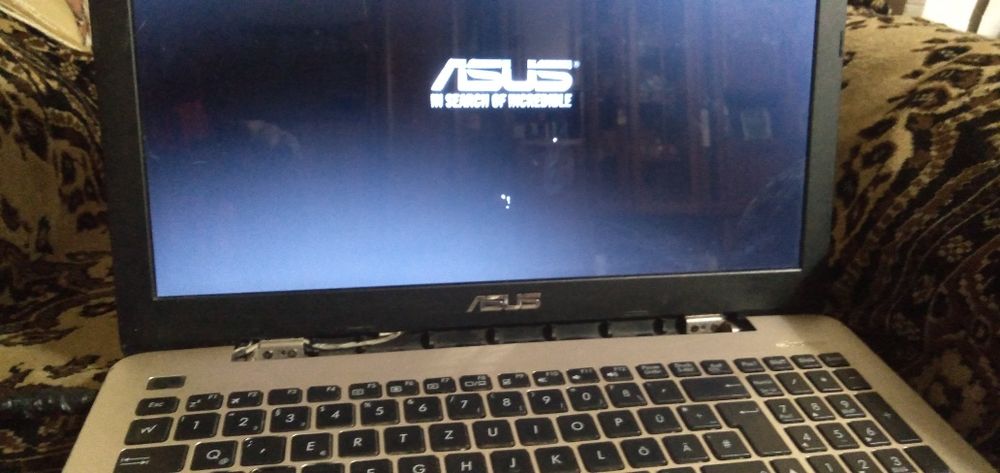 Рабочий ноутбук ASUS R 556 L