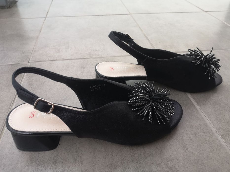 Buty na koturnie