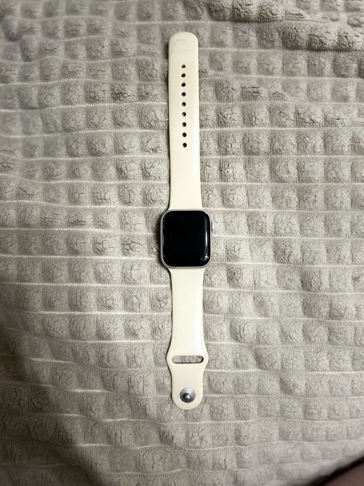 Apple Watch SE 2023 40mm бежевий