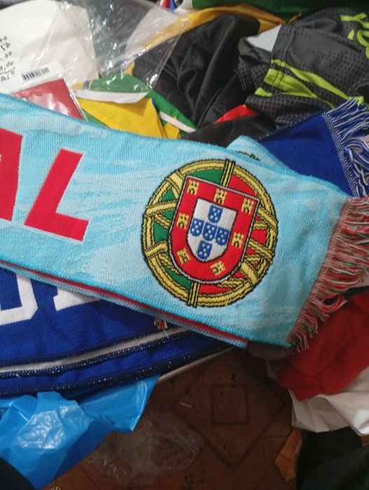 Novos cachecóis de apoio a Portugal e Cabo verde