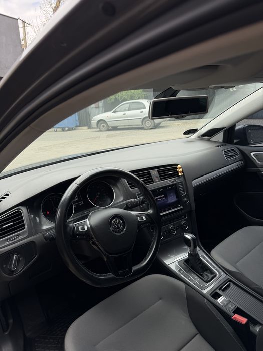 Volkswagen e-Golf 2014 – електрокар у відмінному стані, пробіг 116 км