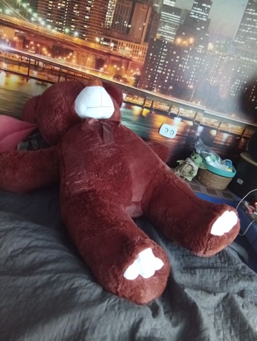 Продам игрушку медведя
