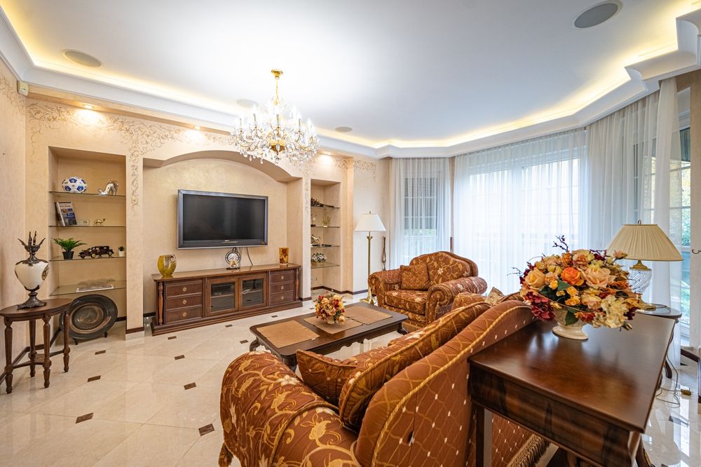 Продаётся VIP дом Киев 18 километров от Крещатика