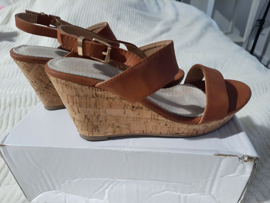 Sandały espadryle Quiosque na platformie na koturnie