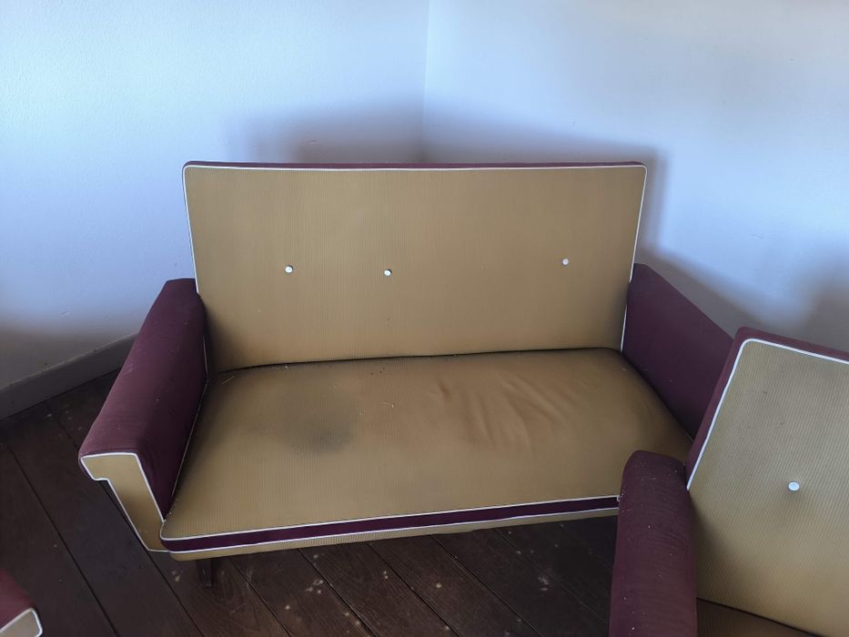 Sofá e poltronas antigos
