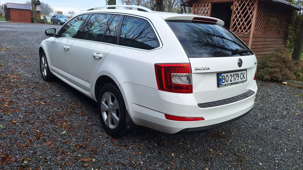 Skoda octavia a7 2.0 combi led