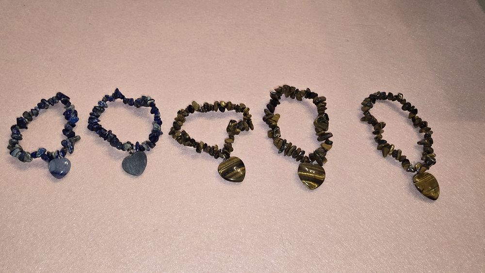 Pulseira chips lapis lazuli e olho de tigre