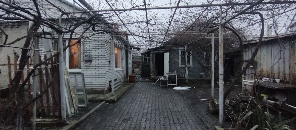 ПРОДАМ 2 ДОМА на одном участке. Сертификат  КОСМОС