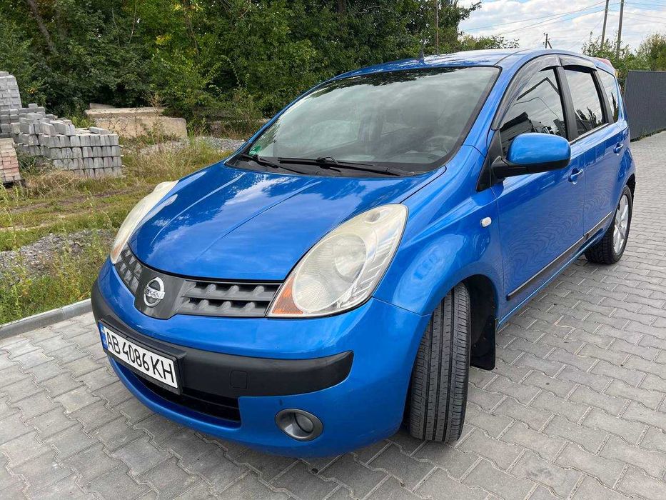 Автомобіль Nissan Note