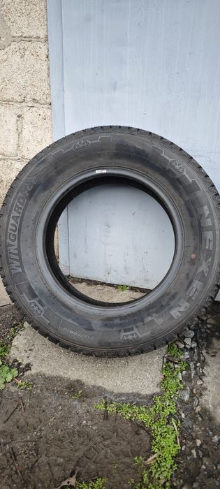 Продам две зимние покрышки Nexen 215 70 16  100R в хорошем состоянии.