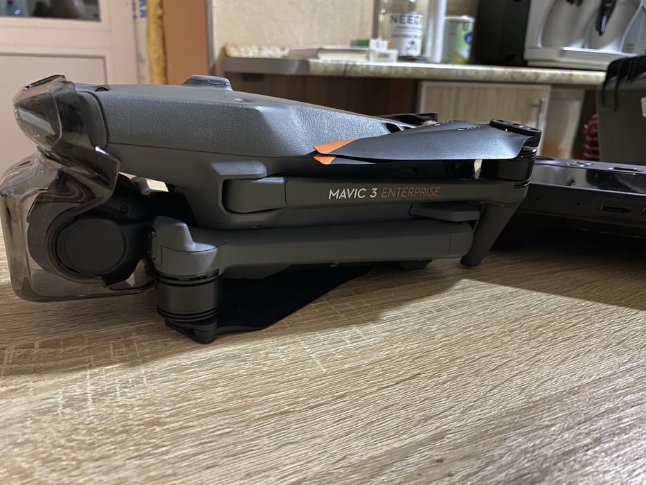 DJI Mavic 3t 1година, комплект, стан нового