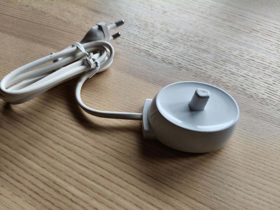 Nowa ładowarka do szczoteczki Oral B