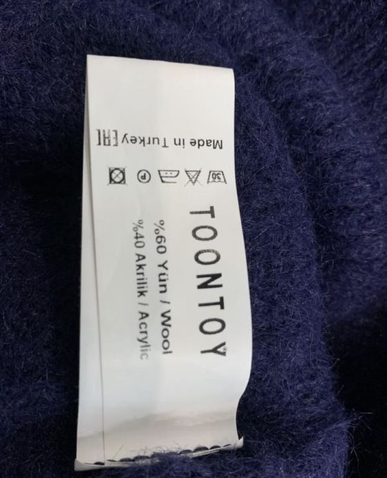 Теплий светр темно- синього кольору