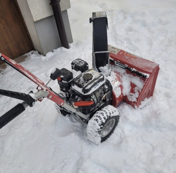 Odsniezarka plug  śniegu spalinowa z napedem wirnikowa