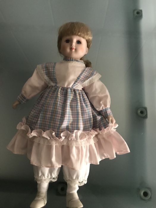 Boneca de porcelana