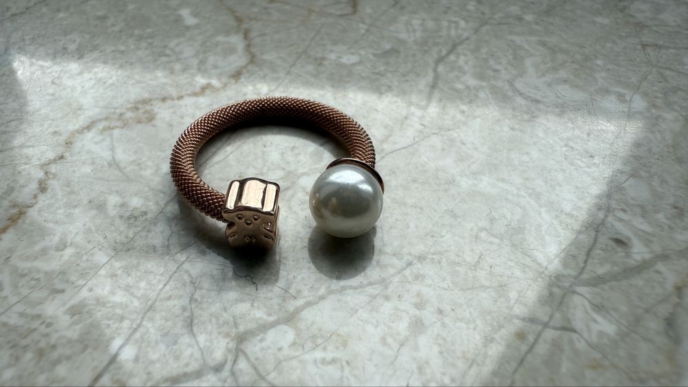 Tous piękny  pierscionek z perła miś