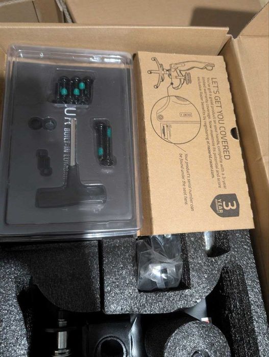 Крісло для геймерів Razer Lskur Black (RZ38-02770200-R3G1)