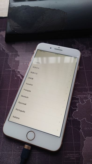 4 telefony Apple iPhone uszkodzone - do naprawy / na części