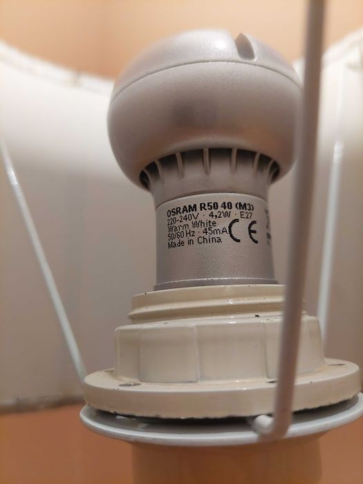 Candeeiro de mesa em cerâmica pintada à mão – estilo oriental