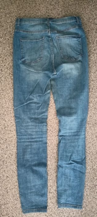 Spodnie jeansy skinny wysoki stan AMISU, W30