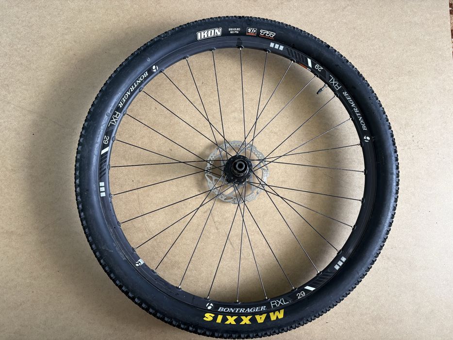 Вілсет 29" Bontrager на осях 142*12, 100*15 мм + ротори і резина.