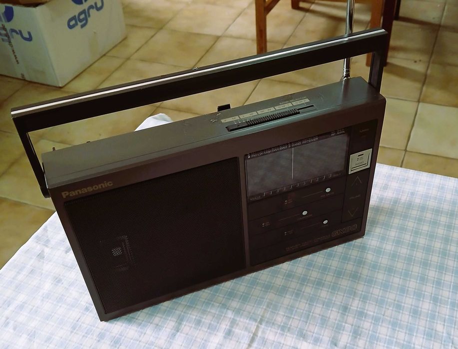 Rádio Panasonic rf1680