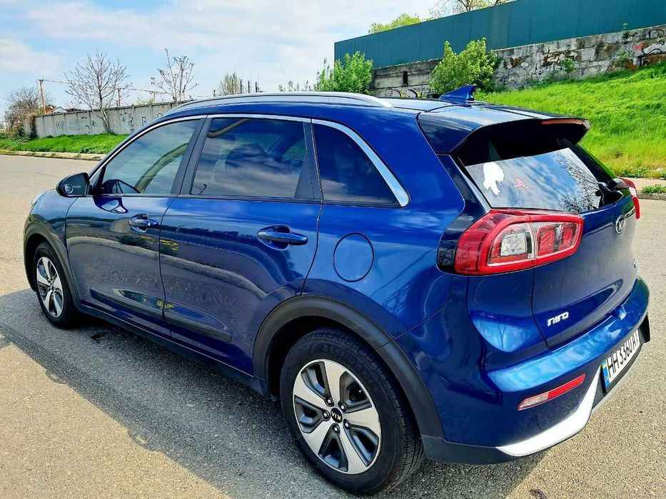 Kia Niro гибрид 1.6