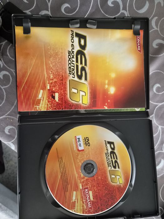 Misto de jogos para PC e ps1 mais consola ps1 com 3 comandos , nao sei se funciona