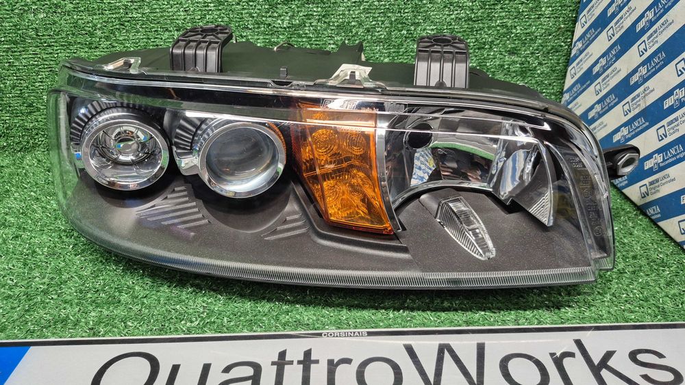 Otica Farol Direito Fiat Punto II 188 1999 a 2012 Ref. DX-677.18535 Original Fiat Valeo NOVO