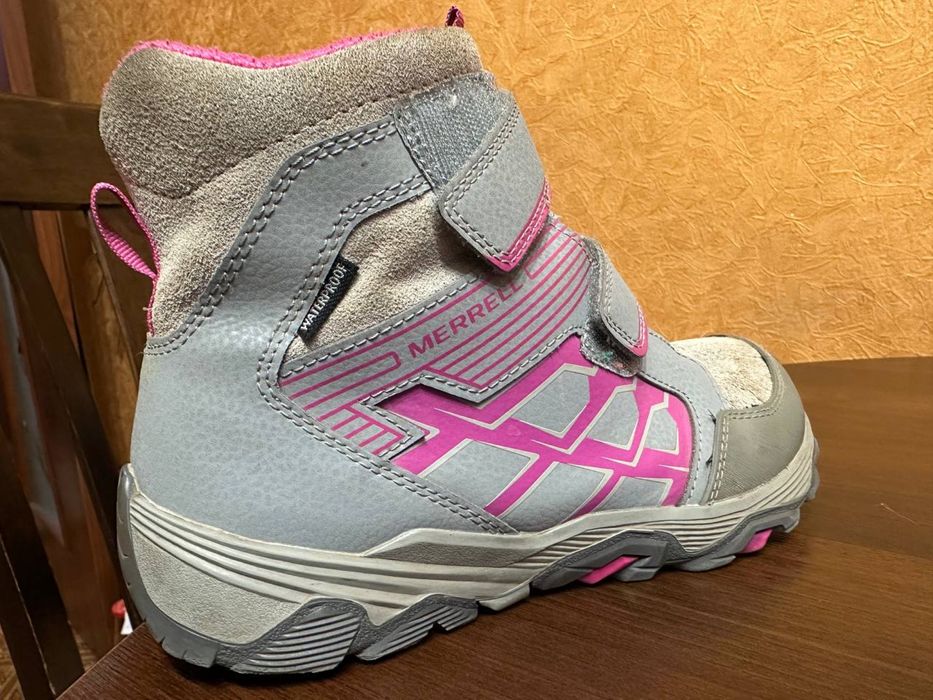 Демисезонные трекинговые ботинки Merrell