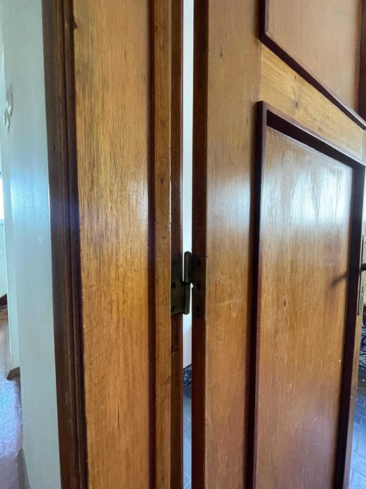 Portas e Aduelas de Madeira