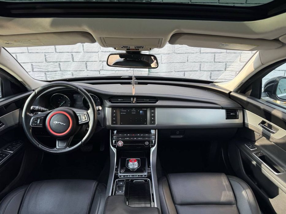 Jaguar XF-35t AWD Car Invest Ukraine Лізинг