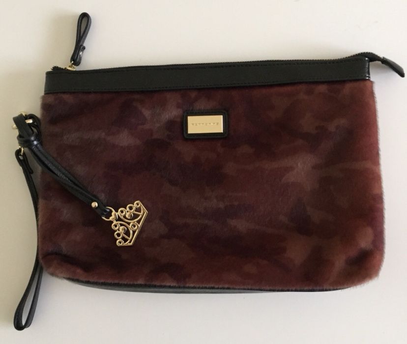 Clutch / carteira da marca fornarina