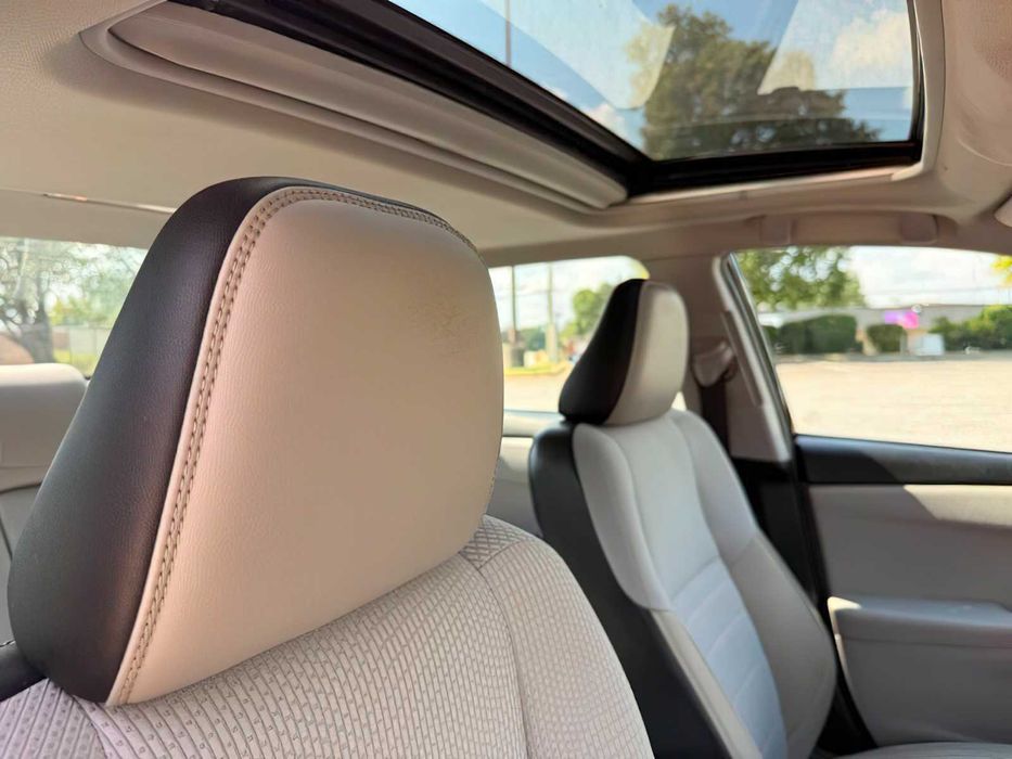 Toyota Camry      2016