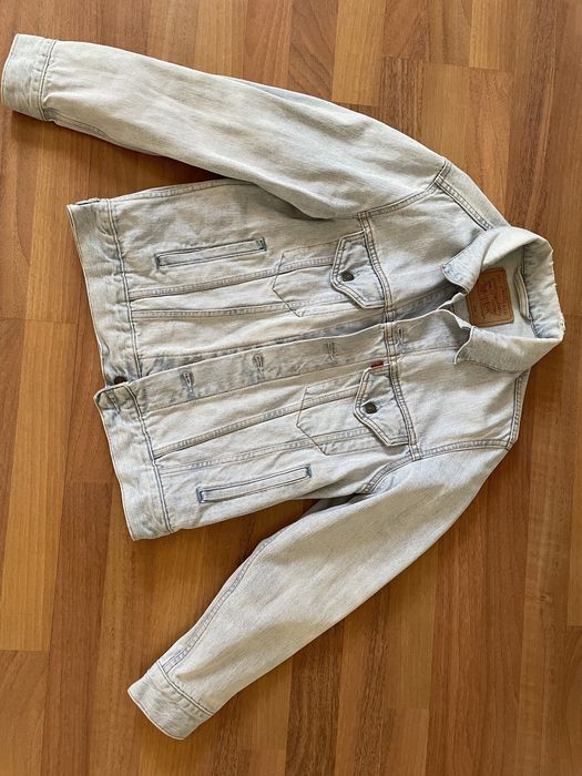 Casaco Levis Strauss