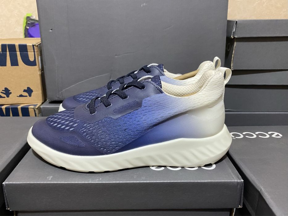 Фірмові бігові кросівки ecco