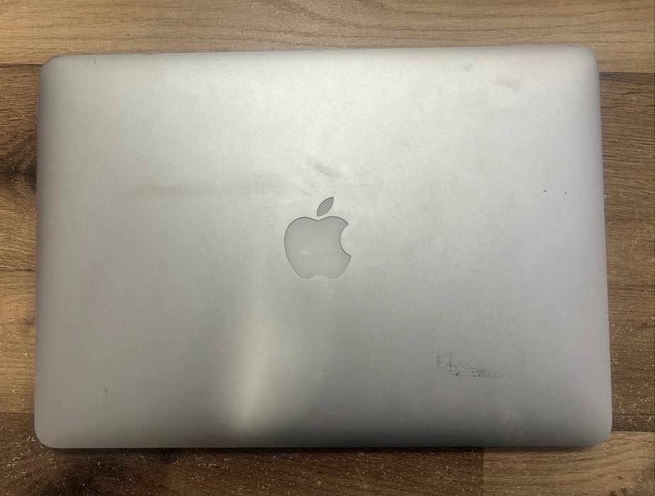 MacBook Air 13” (2017) i7 / 8GB RAM / 128GB SSD64740591355009122