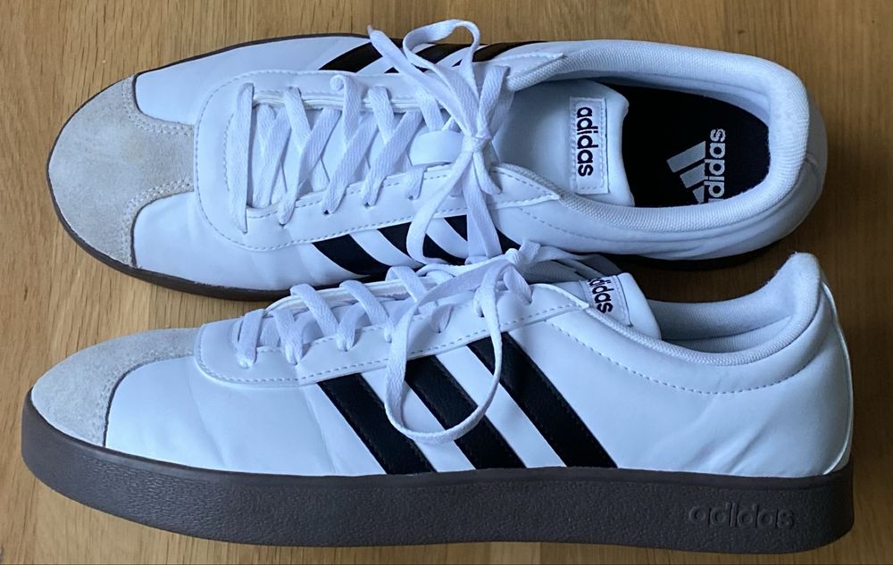 Чоловічі кросівки ADIDAS.