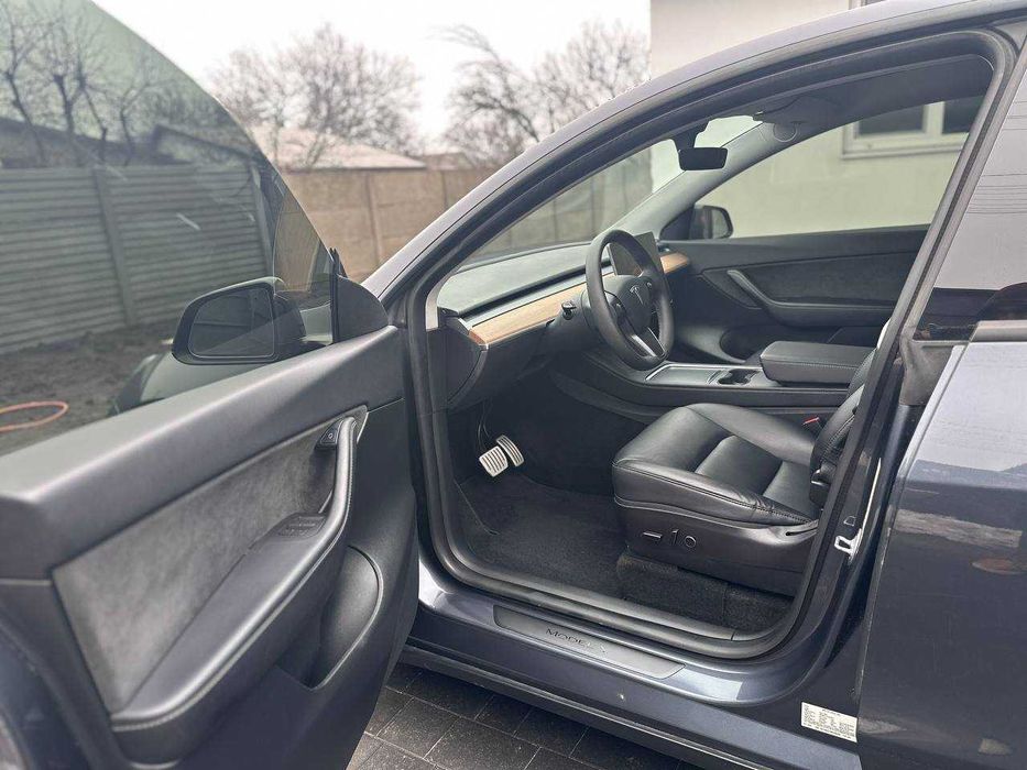 Tesla Model Y 2022• Performance 82 kWh Dual Motor (534 к.с.) AWD Base