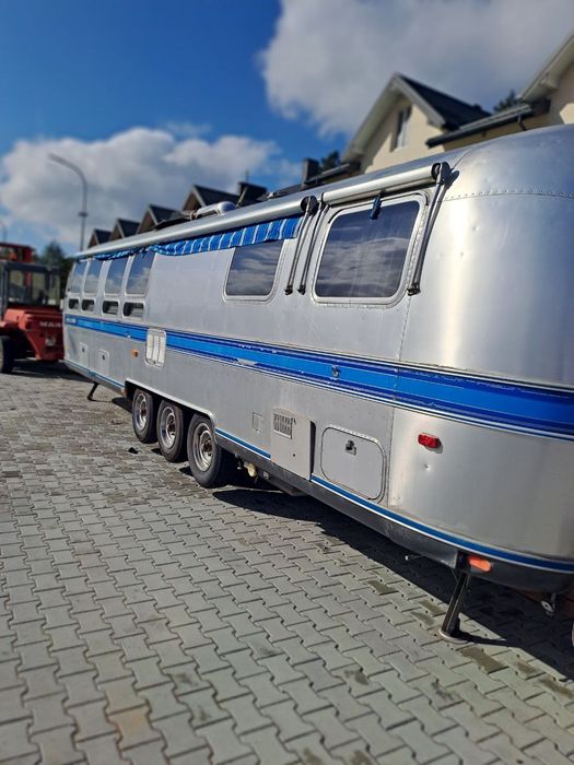 Автобудинок Airstream