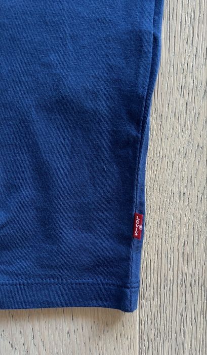 Оригінал футболка levis  розмір L
