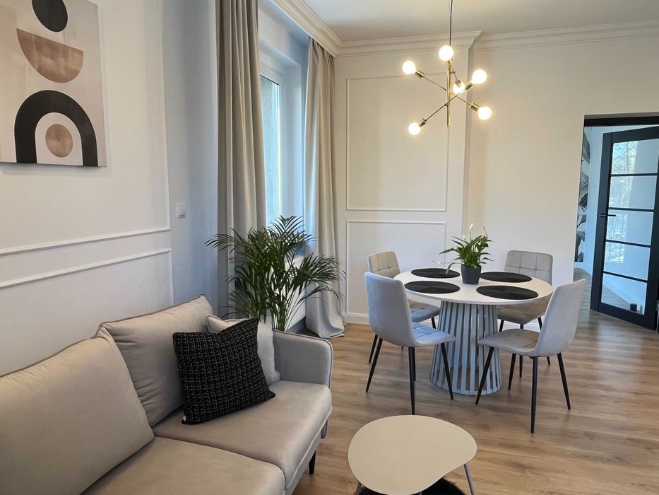 Plac Hallera, 2 pokoje po remoncie w kamienicy