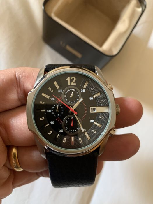 *** Relógio Diesel muito bem estimado ***