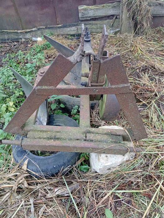 Прдам плуг до трактора  т-25