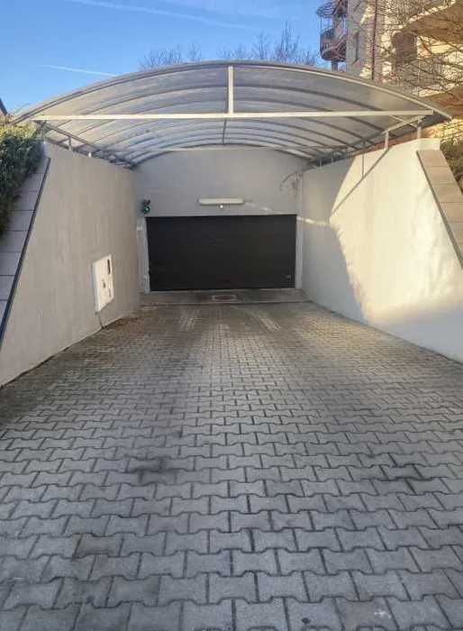 Wynajme miejsce garazowe przy ul.Krosnienskiej w Rzeszowie