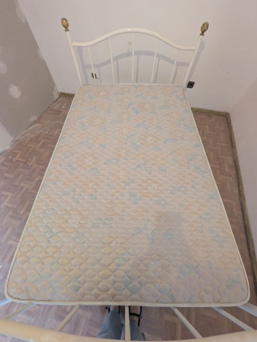 Cama de solteiro + colchão
