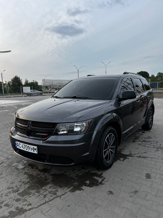 Dodge Journey 2018 | 2.4 бензин | АКПП | SE

Продам Dodge Journey 2018 року.
Авто з США, було ДТП (спрацьовувала безпека) — якісно відновлено.

 Двигун 2.4 бензин — працює рівно, без сторонніх звуків
Автоматична коробка передач
Комплектація SE
Просторий салон, зручний для сімʼї 7 місць
Кондиціонер
Круїз-контроль
Мультимедіа
Камера заднього виду 
Електросклопідіймачі

Технічно справне, вкладень не потребує
Ходова без стуків
Двигун та АКПП сухі

Документи в порядку
Будь-яка перевірка на СТО вітається

VIN: 3C4PDCAB9JT446401

Також авто можу показати в місті Хмельницький або Володимир (Волинської обл)